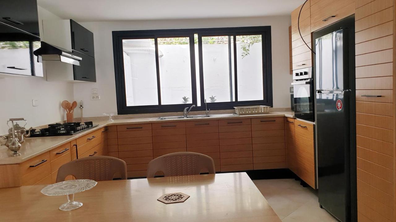 Maison Plain-Pied Avec Piscine Chauffee Tunis Exterior foto